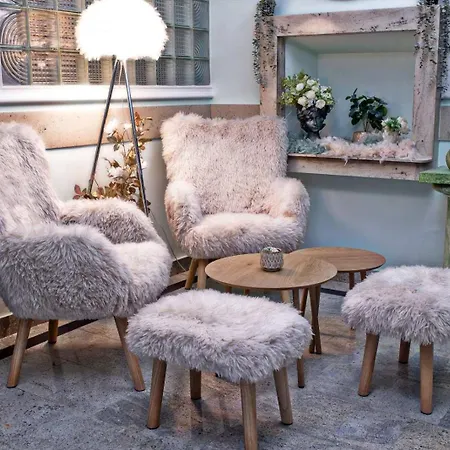 Garni Bella فندق