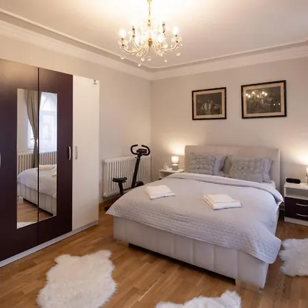 فندق Garni Bella بيتروفارادين