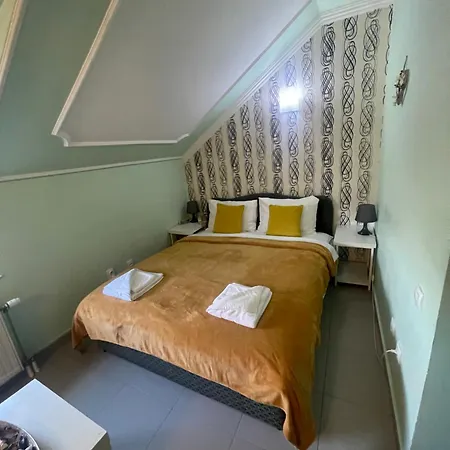 فندق Garni Bella *